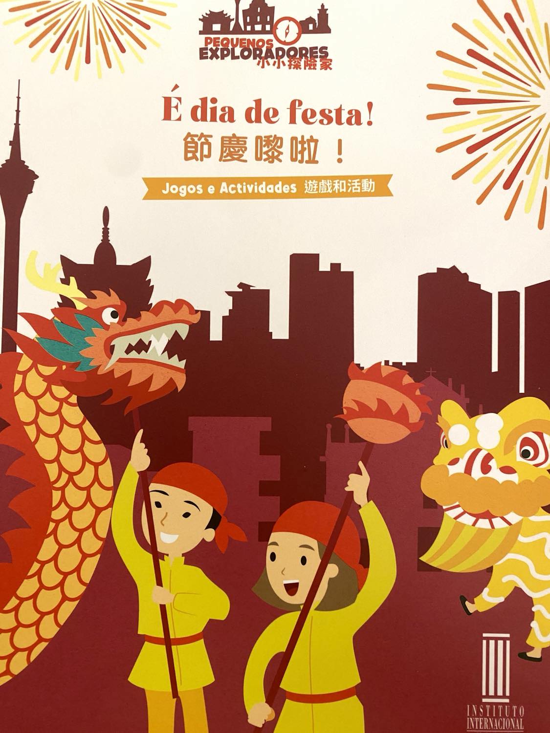 The festival is here! E dia de festa!