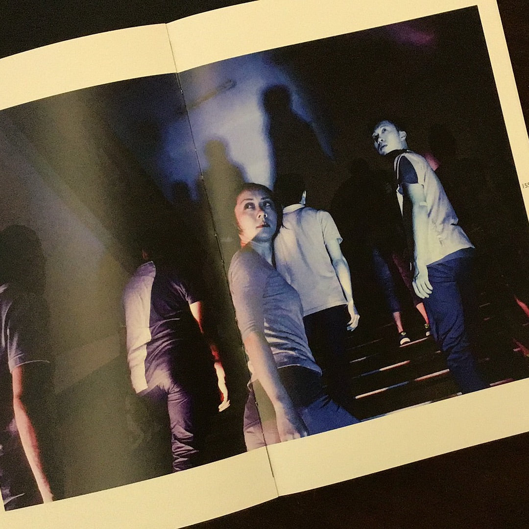 一瞥矇矓:鄭冬的劇場攝影(A Glimpse of Mist: Winter Chiang’s Theater Photography)